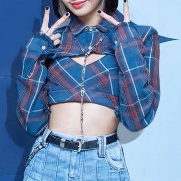 Blackpink Lisa Plaid Crop Top Set - Picture 1 of 6